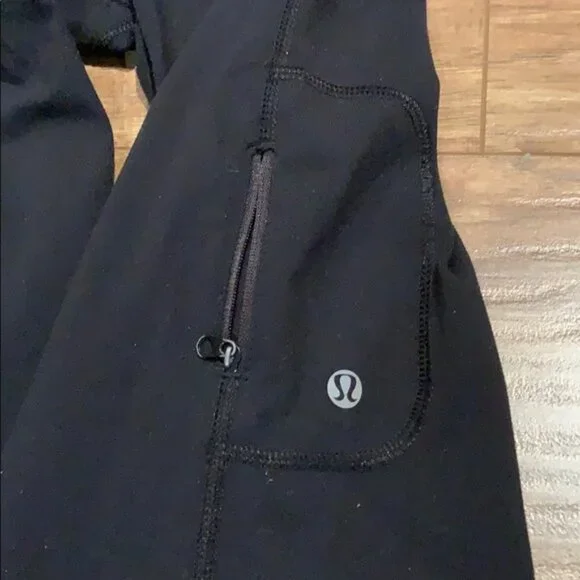 Lululemon black baggy capris - Picture 3 of 9